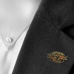 Vietnam Era Veteran Lapel Hat Suit Pin With American Eagle And USA Flag Graphics Vietnam War Memorabilia VetFriends.com Vietnam Vet Pins For Veterans Day -Bruce Store 511tXTN8QrL