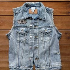 Vietnam Era Veteran Patch With Eagle Emblem Graphic - Gray Patch Black Text Licensed Military Apparel Patriotic Products Gifts For Veterans Families And Retired VetFriends.com -Bruce Store 5157HcvKtDL